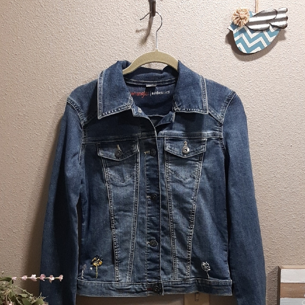 Wrangler Authentic Jean Jacket Size Small Y2K